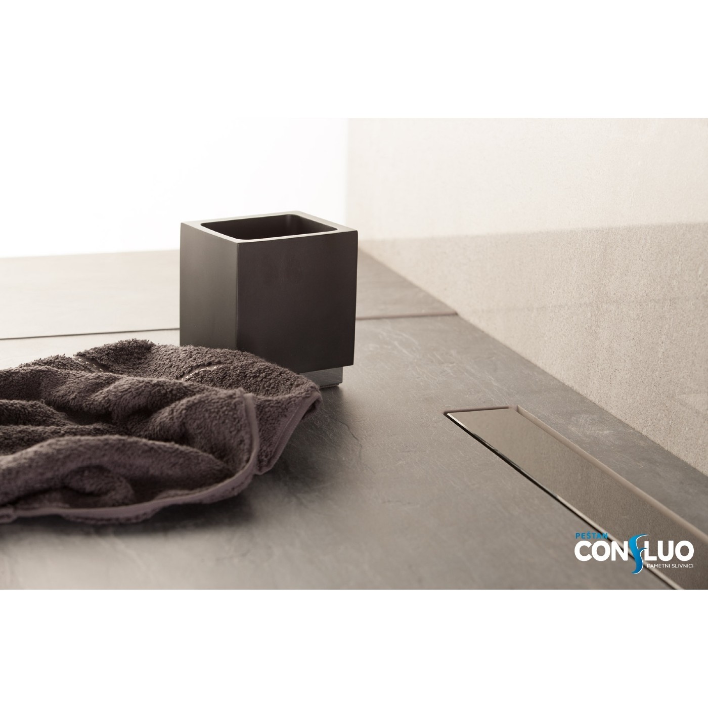 Peštan Frameless Crno staklo 1150mm